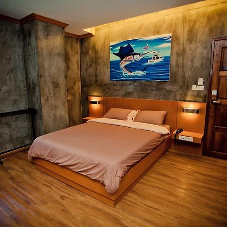 Chaphone Guesthouse Phuket Buitenkant foto