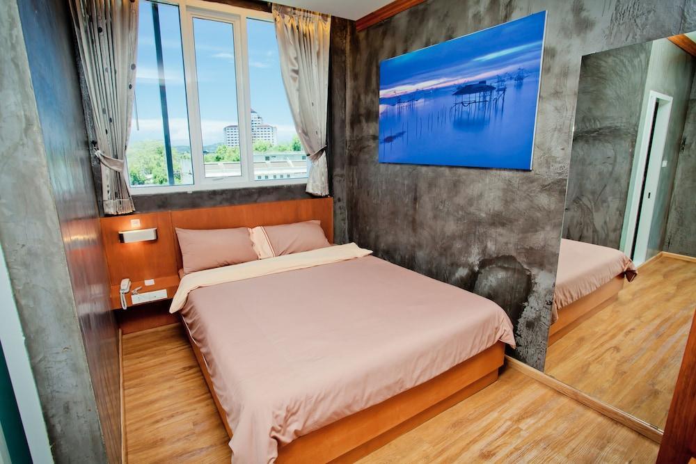 Chaphone Guesthouse Phuket Buitenkant foto