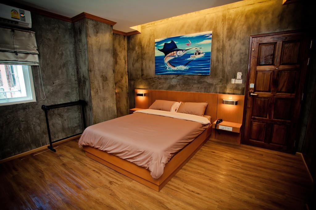 Chaphone Guesthouse Phuket Buitenkant foto