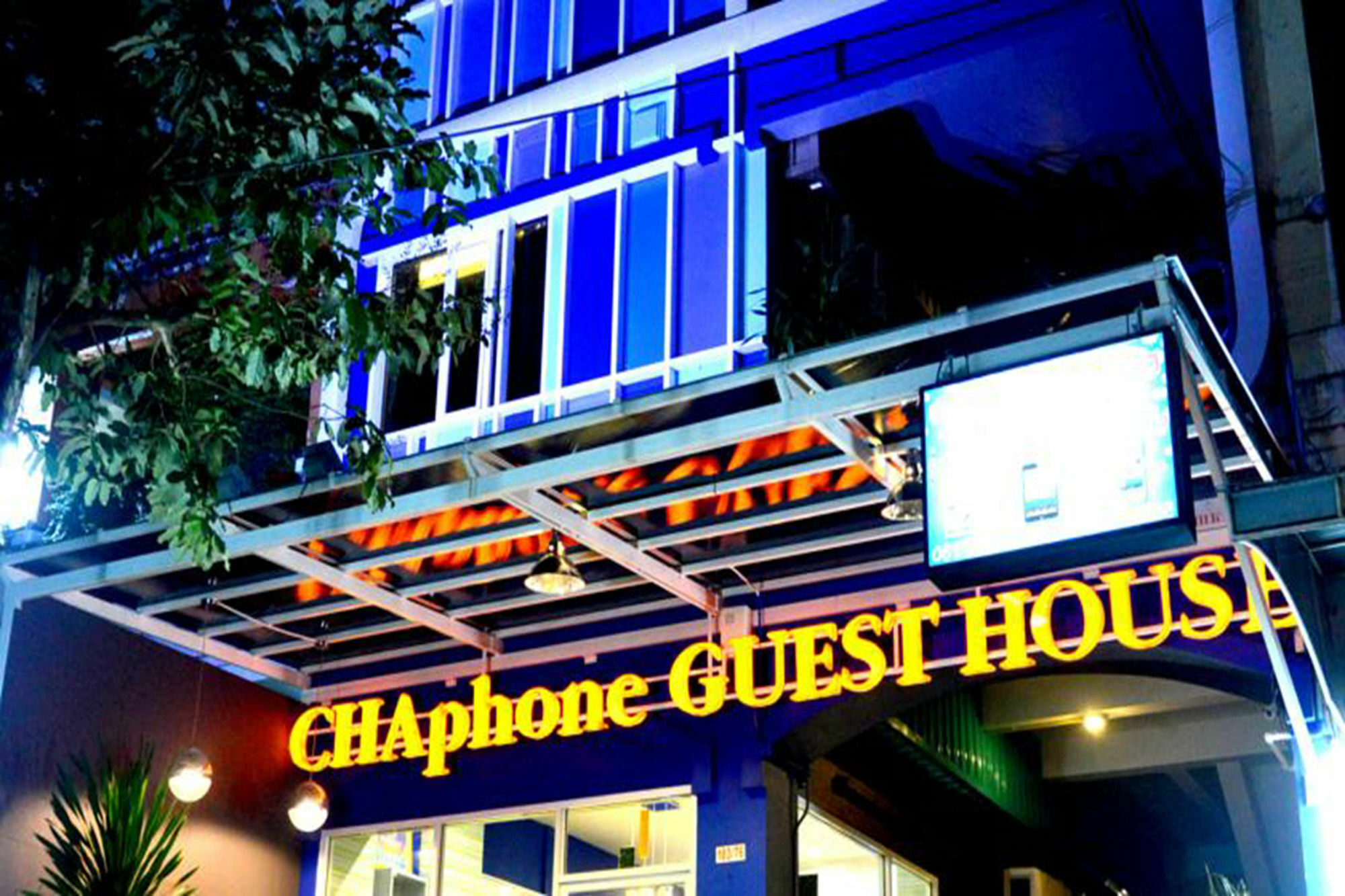 Chaphone Guesthouse Phuket Buitenkant foto